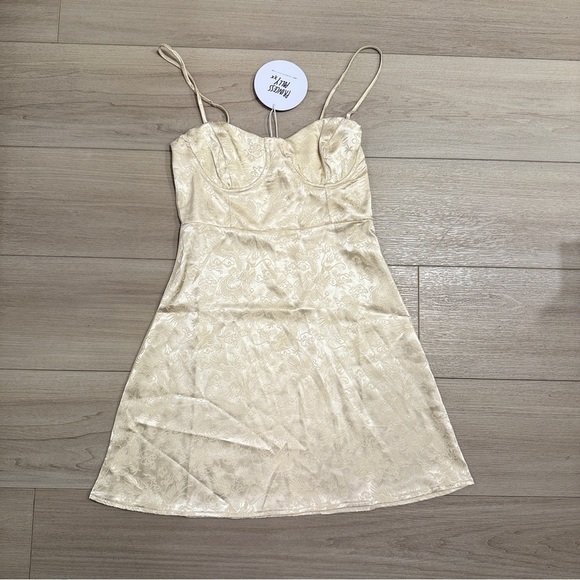 NEW Princess polly champagne pop mini dress size 2 Sexy Silky Gold - Picture 4 of 15